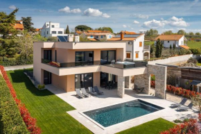 Modern villa Prudensia with outdoor pool near Poreč